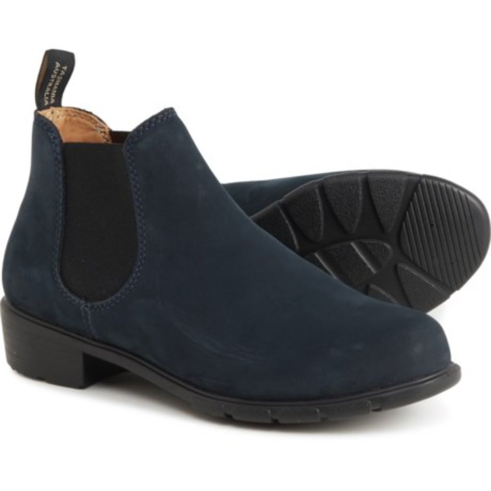 Blundstone Nubuck Ankle Chelsea Dress Boot. 1975Elastic sided. Size: 6.5, 7.5